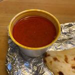 ハル　スリランカ - カレーはチキンカレーか豆カレーが選べたんでチキンカレーを選びました。