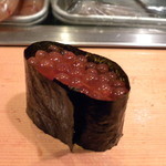 鮨処寿司大 - 生いくら。秋の一時期だけは、冷凍ではなく生いくらがあります