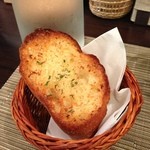 ワンシーン - ガーリックトースト