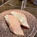 回転江戸前すし とれとれ屋 - ハマチ