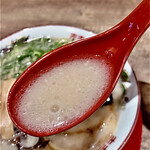 久留米ラーメン 和ノ吉 - 豚骨の旨味溢れるスープ