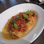 伊酒リア - フルーツトマトの冷製カッペリーニ色々な野菜と共に