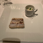 ル・マノアール・ダスティン - 秋刀魚と穴子、里芋のテリーヌ　秋刀魚のプチスープ添え