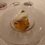 ル・マノアール・ダスティン - 柿のソテー、紅茶の香り　フロマージュブランのソルべ添え