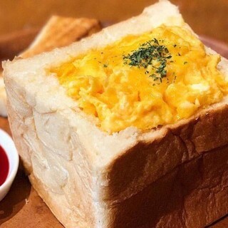 Serious egg sandwich♪