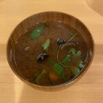 とんかつ 丸七 - 赤出汁しじみ汁