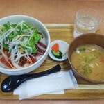 小さな食堂 ヒロ - マグロサラダ丼 (税込)650円 (2021.10.01)