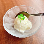 カンボジア料理とアジアンキッチン ニャムバーイ - インスタ入ると貰えるアイスクリーム