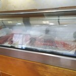 玄海鮨 - ネタケースに 魚が   こうでなくちゃ