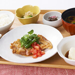 [Weekdays only] Today's Meat Dishes