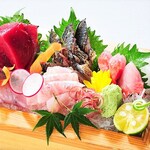 Assorted sashimi