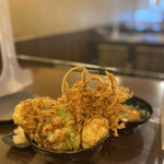 天麩羅 秋光 - 五代目天丼（2500円）
半熟卵乗せ（＋150円）