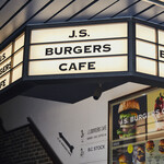 J.S. BURGERS CAFE - 高島屋の向かい、アパレルショップの横から３階まで！