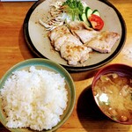 Katsutomi - かつ富　生姜焼き700円