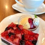 カフェカンパニー - ベリーのケーキ