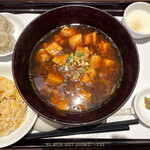 Tenshin Dakku - ランチ 麻婆麺＋半チャン 1,200円（込）