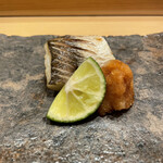 鮨 龍次郎 - 太刀魚！じゃないや、カマス！じゅわ〜♡