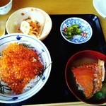 海鮮堂 - いくら丼定食（１２年１１月）
