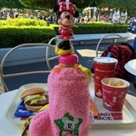 トゥモローランド・テラス - ミニーボトルホルダー