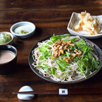 Kura + Soba Naka Ya - 胡桃とごまの蕎麦