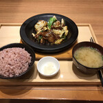 一汁五穀 - 豚とキャベツの味噌だれ炒め（税込み１０８９円）