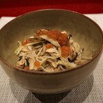 広東料理 かたおか - 麺（和えそば：鮭きのこ）