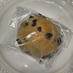ナナパン - オーガニックチョコ入りまるパン。チョコがビターとのこと。だろうね。