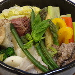 ビストロ茶葉蘭 - 野菜タップリ、牛肉と鶏肉入りポトフ