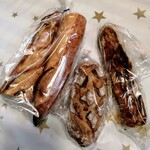 ル・プチメック - バゲット　クルミのパン・オ・ルヴァン　木の実のゴルゴンゾーラ