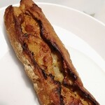 ル・プチメック 日比谷店 - ゴルゴンがチラ見え　表面はほろ苦く焼けた蜂蜜のカラメリゼ