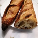 ル・プチメック 日比谷店 - バゲット　¥280　　安定・納得の美味しさ