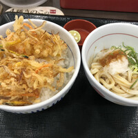 関西の味 肉すい を朝食で ちょっと濃口感ですが お手頃価格は嬉しい By 八王子 新宿大好き多摩っこ なか卯 日本橋本町店 三越前 牛丼 食べログ