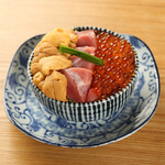 Small bowl of tuna with sea urchin and salmon roe