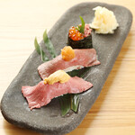 Three kinds of Matsusaka beef Sushi Roast beef sea urchin/Seared marbled/Salmon roe yukke gunkan