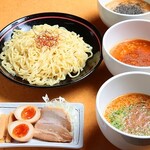 鹿児島ラーメン 我流風 - 料理写真:特製つけ麺　魚介豚骨の金・黒ゴマの黒、激辛の赤