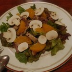 テロワール - フランス産鴨、もも肉のコンフィ、オレンジ、サラダ添え