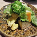 L’ISOLETTA - 食べても食べてもサラダが減らん・・・