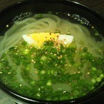 焼肉 セナラ - お約束の塩ラーメン（平打ち麺）