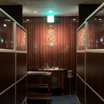 SALONE 2007 - パーティションで個室になっています
      2021/9 by みぃこのごはん日記