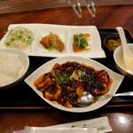 悠香園 - 麻婆豆腐定食 1100円 (21年9月)