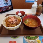 すき家 - 2021/10/02 牛丼(並)350円・とん汁たまご220円