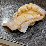 鮨 心白 - 長万部の北寄貝は甘くてコリコリです　これも旨いね