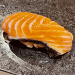 鮨 心白 - 鱒の介　素晴らしい脂の乗りです