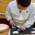 兄弟寿し - 赤烏賊に飾り包丁