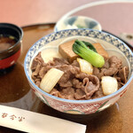 Asakusa Imahan - 百年牛丼、味噌汁、お新香付き