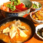 ミハラ キッチン - ■自家製いくらの醤油漬けと炙りサーモンの丼ぶり定食