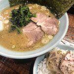 横濱家系ラーメン うめ鬼 - 