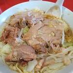 ラーメン二郎 西台駅前店 - この豚の存在感！