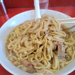 ラーメン二郎 - 半分でもこの量だもん