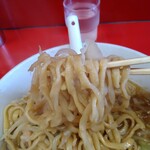 ラーメン二郎 - 薬味が絡んで旨し！